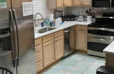 Pets OK Rest A Shored A Secure and Comfortable Home Flat Screen T Vs In All Rooms Fully Stocked With Plenty Of Amenities Private Inground Pool Gas Fireplace Rents Sat to Sat Full Weeks only - Foto 47