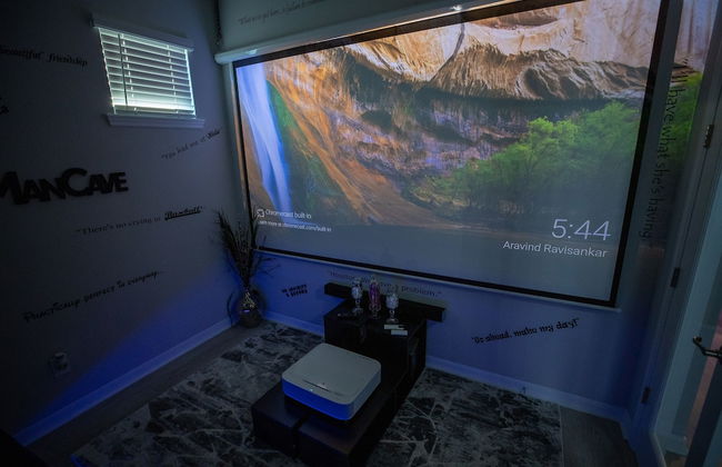 Brand New Modern Pet Friendly Zen Home W/ Private Home Theater & Hot Tub! 2 Bedroom Home by RedAwning - Photo 27