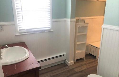 Just Moments From The Causeway Bridge This Charming Spacious Five-Bedroom 2 Bath Home Is Located In Ship Bottom On The Island Of Lbi Wifi - Foto 16