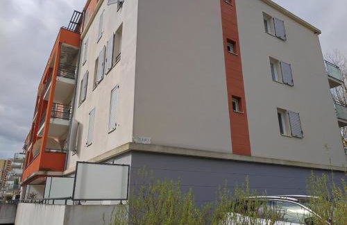 T3 lumineux avec grande terrasse et parking sécurisé - Foto 21