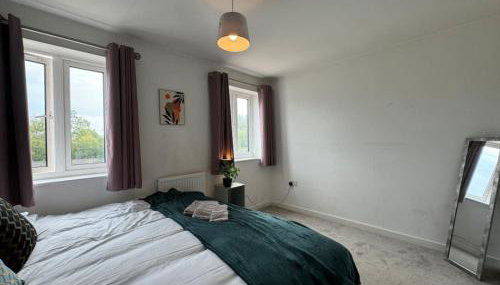 Bolehyde House, Sleeps 6, 3 Bedrooms, North Swindon location, Parking - Foto 5