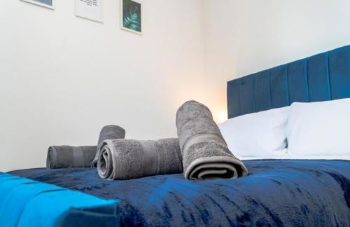 Comfortable 3BR Home, Steps from York Town Centre, Sleeps 6, Free Parking - Foto 9