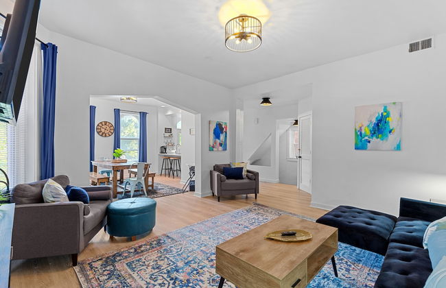 Cozy Family Getaway - JZ Vacation Rentals - Photo 14