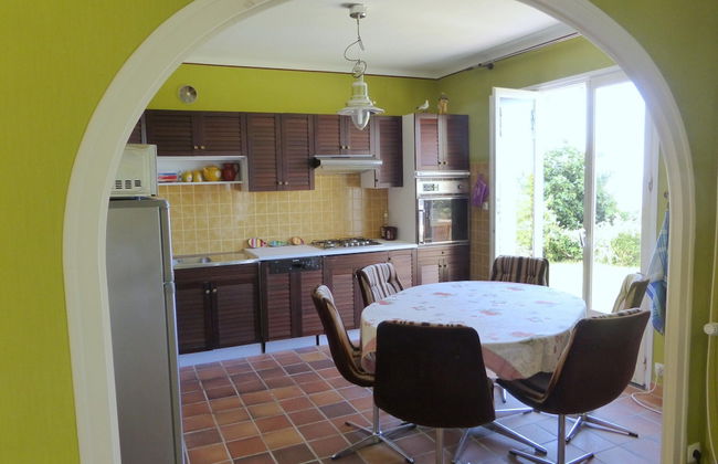 Holiday Home in Plozevet Near Beaches - Foto 3