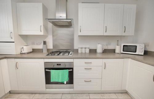 Clothier House - Stylish 3Bed Haven, WiFi & Driveway Parking - Foto 8