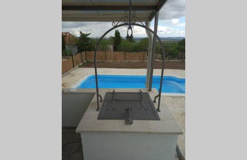 Kuća za odmor M&J s grijanim bazenom - Photo 74