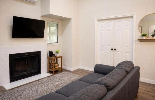 Two Bedroom Loft, King Beds, Down Town Convenience - Foto 8