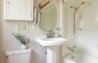 Cottage in the City - Historic Charm, Modern Touch - Foto 17