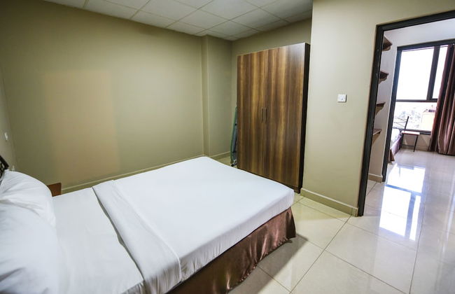 Boulevard Suites - Photo 9