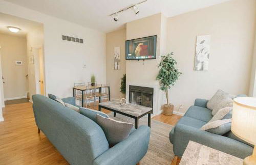 Soulard 2BR Balcony Free Parking Walk to Dining - Foto 9