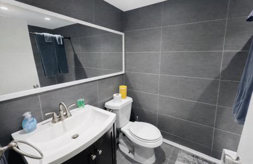 Modern 2BR2BA Extended Stay Discounts - Foto 15