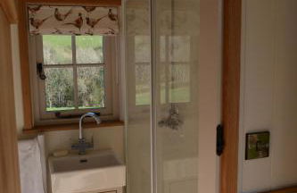 Snug Oak Hut with a view on a Welsh Hill Farm - Photo 3