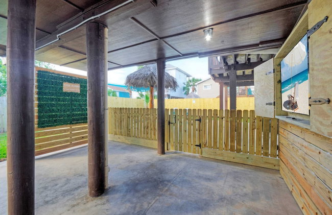Private Pool, Yard, Deck, by the Nature Preserve! Tipsy Flipper by Avantstay - Photo 63