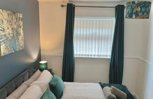 Lovely 4-bed home sleeps 8 Nr Bolton Stadium & M61 - Photo 50