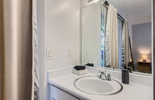 2B Getaway - Sleeps 6 - Pool, Pkg - Walk Dtwn - Foto 8