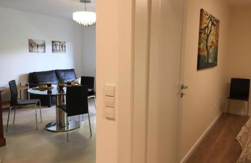 Apartment - zentrumsnah, eigener Parkplatz und großer Balkon ins Grüne - Foto 10