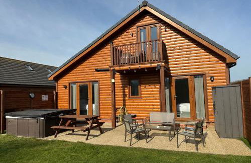 32 Cherry-Lodge-Tranquil-Hot Tub-Fishing Lake-7m to beach - Foto 5