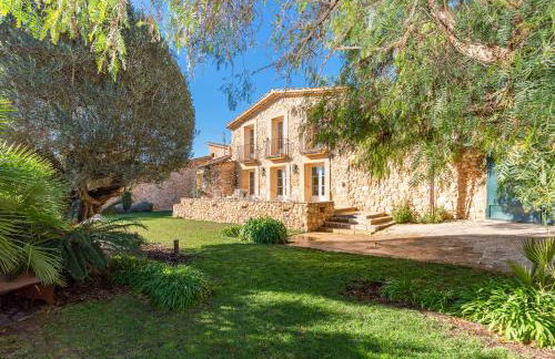 Casa de Piedra ubicada en el exclusivo wine village de Viladellops, te ofrece una experiencia única, donde el lujo y la tradición se fusionan en un entorno natural privilegiado - Foto 11