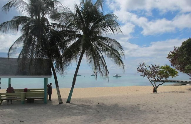 Fabulous one Bedroom in West Bay - Photo 19