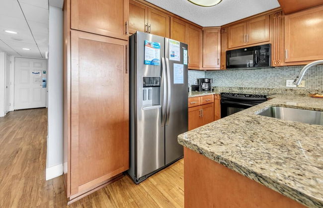 Edgewater Tower 1-305 - Foto 29