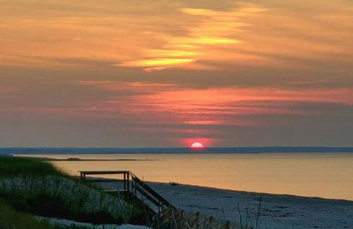 56Beachway-Private beach Refreshed in 2022 Cozy - Foto 34