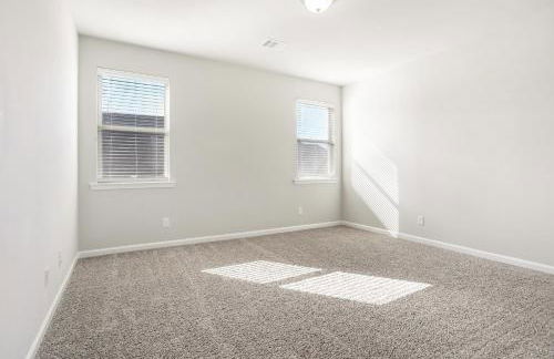 5BR 3BA Waterfront Home Near Highway and Area Attractions - Foto 2