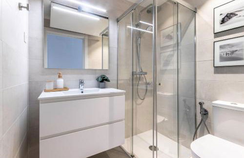 AkomodaT en Precioso y Moderno con Jardín y Parking - Foto 21