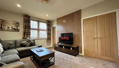 Panmure by CENTRAL SERVICED APARTMENTS - 2 Double Bedrooms - Monifieth - Sleeps 4 - Modern & Unique - Smart TV & WiFi - Fully Equipped Kitchen - Spacious & Unique - Foto 1
