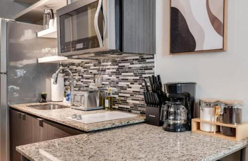 CBDOTR 24-7 Gym Pool Rooftop Steps to Stadiums - Foto 30