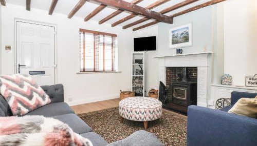 Chestnut Cottage - Photo 2