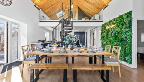 The Oaks Barn - A Countryside Luxury Rural Escape with Hot tub & Fire Pit! Tranquil Group Retreat - Sleeps 8, Pet Friendly & Off road Parking - By Blue Puffin Stays - Foto 2