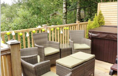 Mistletoe One Luxury Lodge with Hot Tub Windermere - Photo 32