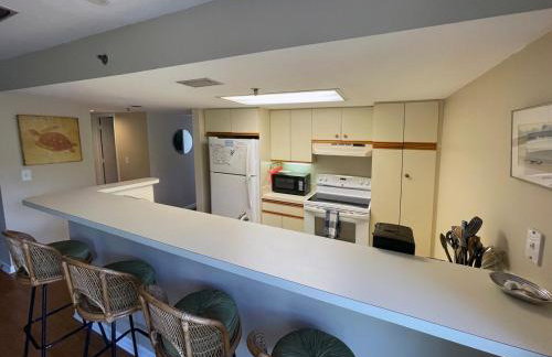 Remote Island Retreat with Private Ferry, Pool, Beach - Foto 37