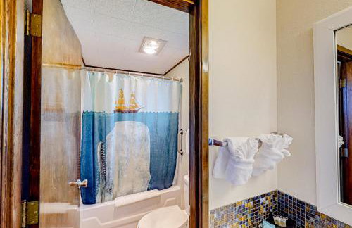 The Lamplighter Inn - Crab Shack and Whale Watching - Photo 6