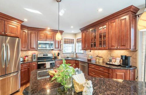 Luxury 4 bedroom house in Pocono Mountains with Hottub in Golf Course Near Lake - Foto 68