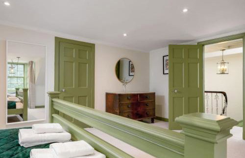 Historic Trackside Retreat, Charming Getaway - Photo 43