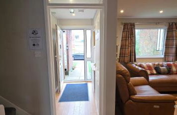 Cozy 4-Bedroom Family Getaway - Foto 8