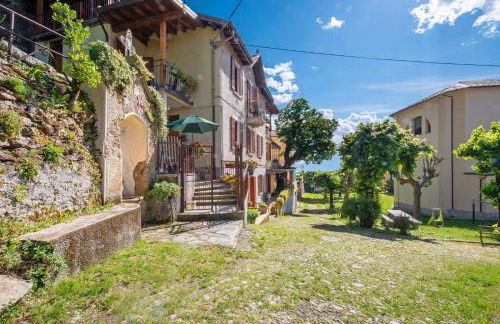 Appartamenti Castagno 1 & 2 on the Wayfarer's Path with AC and Wifi - Foto 1