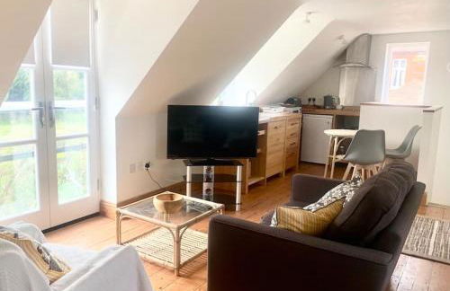 Delightful Ely house Bright and warm with cathedral view - Photo 17