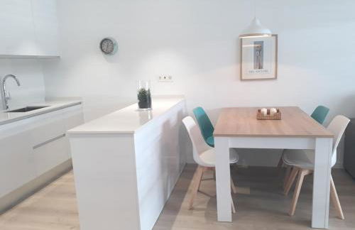 Rooftop pool near the beach and Barcelona - Photo 11