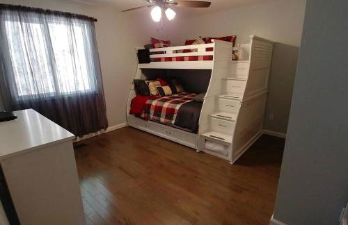 Peace of Heaven, Modern Chic Cabin, Majestic Mountain Views, Hot Tub, Fire Pit, Outdoor Games, Close to Town - Foto 38