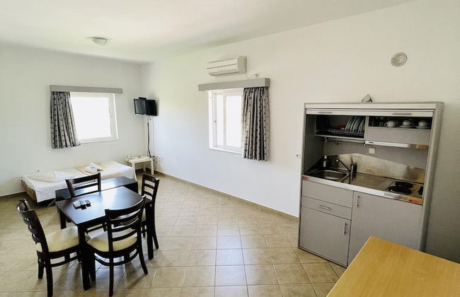 Stomio Villague - Foto 7