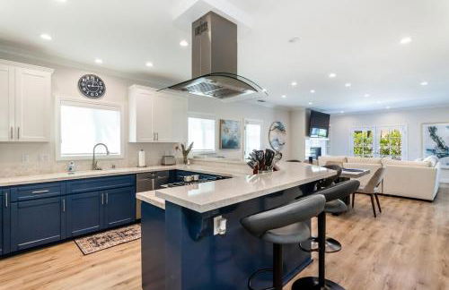 Family Beach House, 400ft to Beach, Parking, BBQ - Foto 2