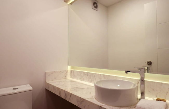 w Spectacular 1BR With Balcony in Miraflores - Photo 40