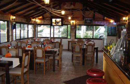 Apartments "Villa Mungos" Sobra - Foto 6