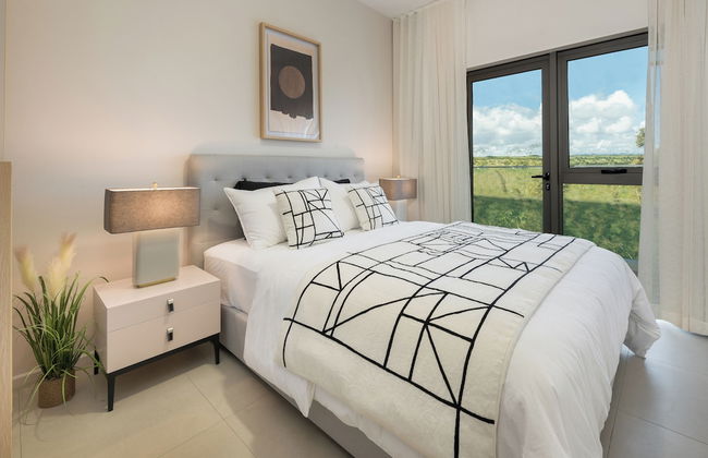 The Luxury Verdant Garden Hotel - Photo 4