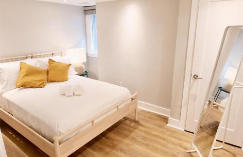 Best of Brookland Family Friendly w Private Parking - Photo 17