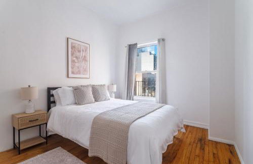 Spacious 3BR - Walk to Times Square, Empire State Building and more! - Foto 13