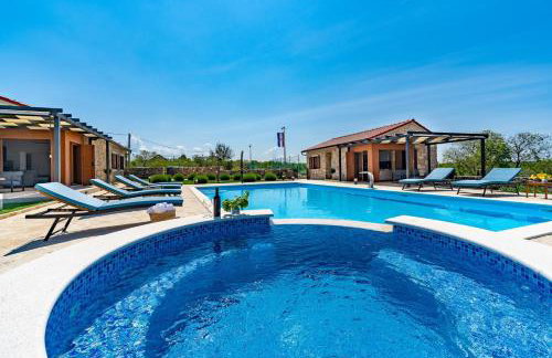 Promina luxury villa with 72sqm Heated Pool, Jacuzzi, Infrared Sauna, Tennis court, Media room - Foto 4