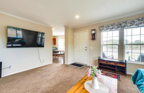 Family Home in Rapid City about 4 Mi to Torch Lake! - Foto 8